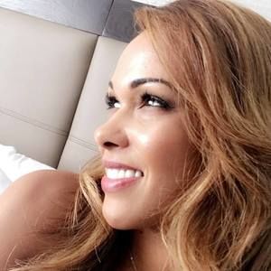 Meet your Posher, Angelina